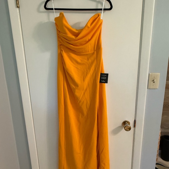 Lulu’s Golden Yellow Strapless Dress NWT - Picture 1 of 2